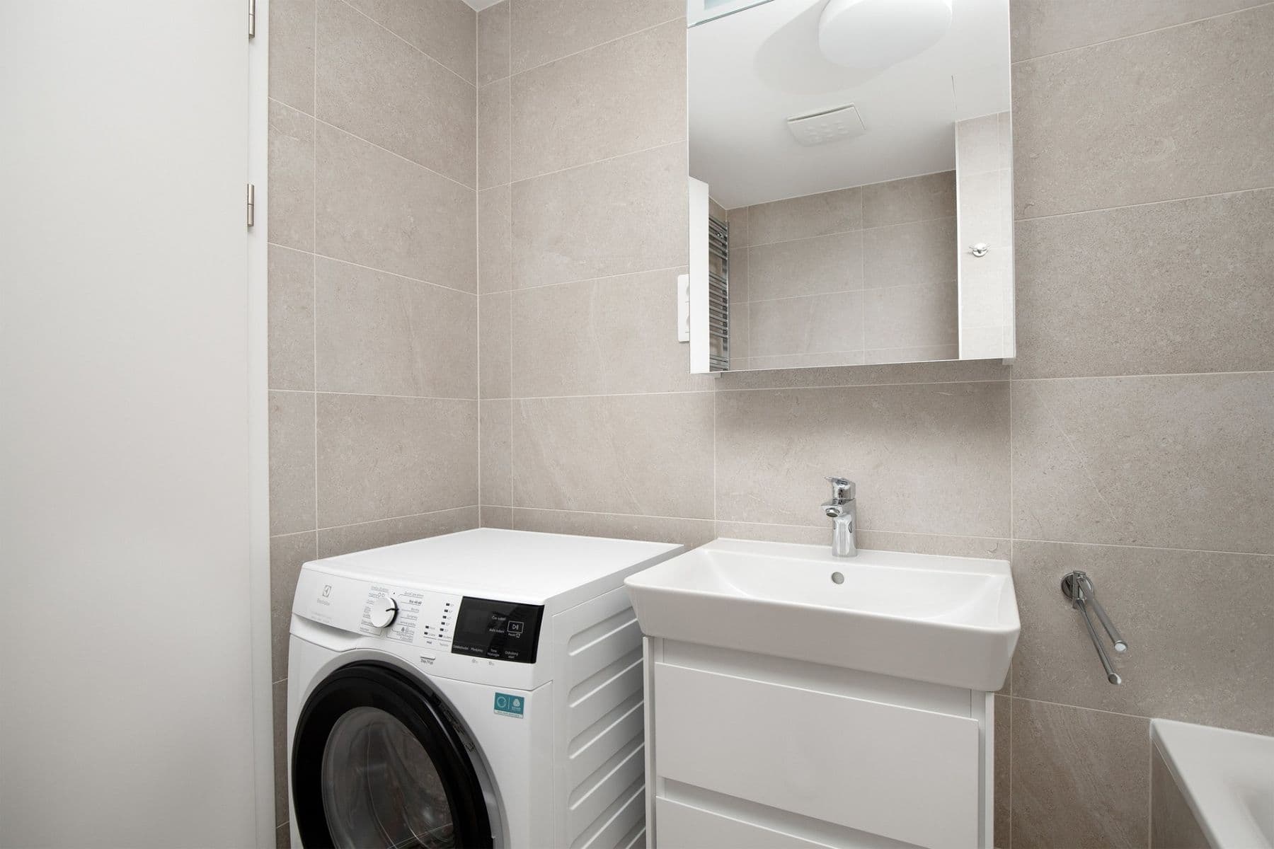 Pronájem bytu 2+kk 56 m², Nebřenická, Praha, Praha Pronájem bytu 2+kk 56 m², Nebřenická, Praha, Praha