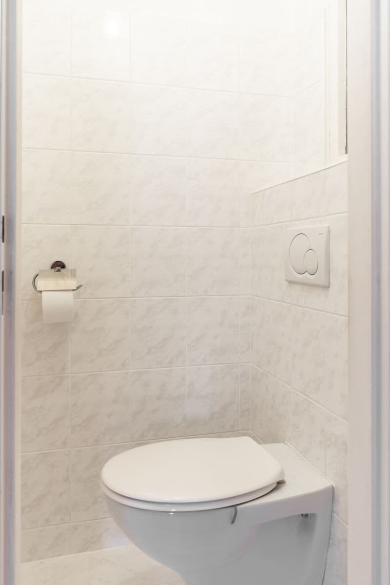 Pronájem bytu 2+kk 44 m², Hollarovo náměstí, Praha, Praha Pronájem bytu 2+kk 44 m², Hollarovo náměstí, Praha, Praha