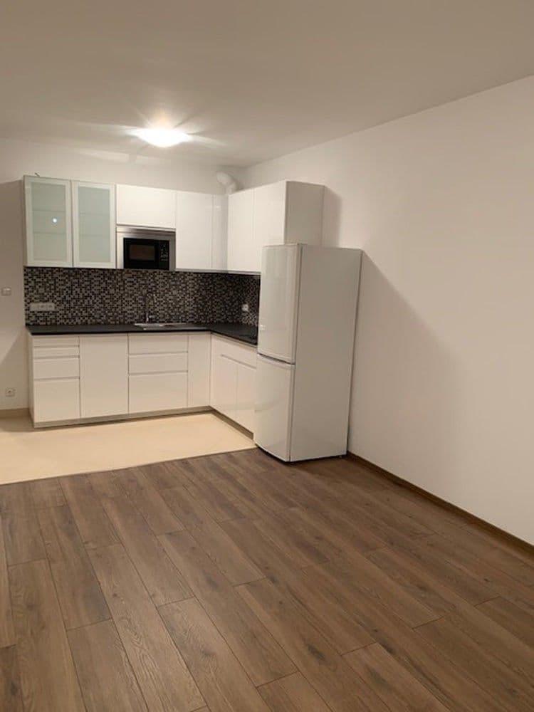 Pronájem bytu 1+kk 32 m², Zakšínská, Praha, Praha Pronájem bytu 1+kk 32 m², Zakšínská, Praha, Praha