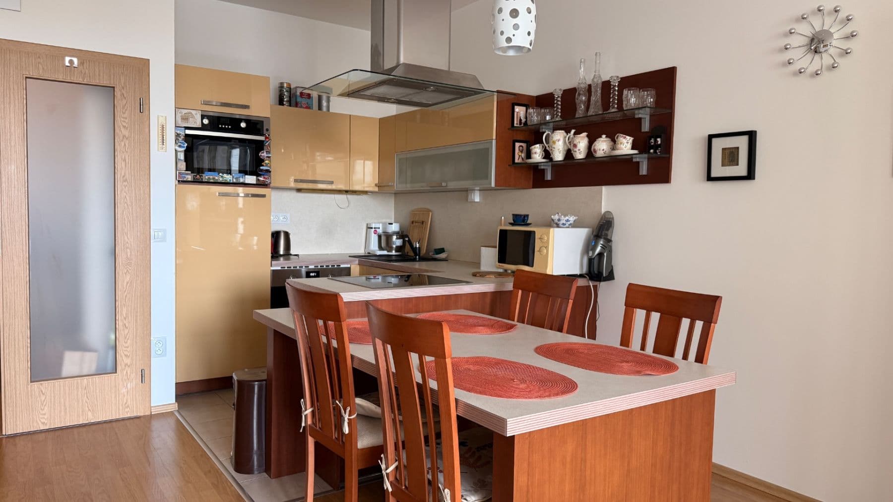 Pronájem bytu 2+kk 65 m², K Červenému vrchu, Praha, Praha Pronájem bytu 2+kk 65 m², K Červenému vrchu, Praha, Praha