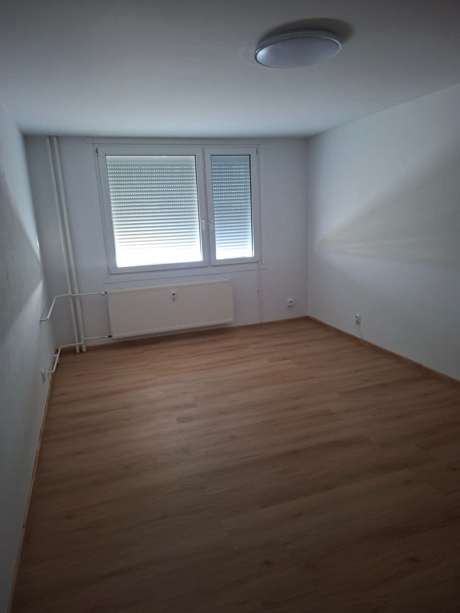 Pronájem bytu 4+1 76 m², Jesenická, Plzeň, Plzeňský kraj Pronájem bytu 4+1 76 m², Jesenická, Plzeň, Plzeňský kraj