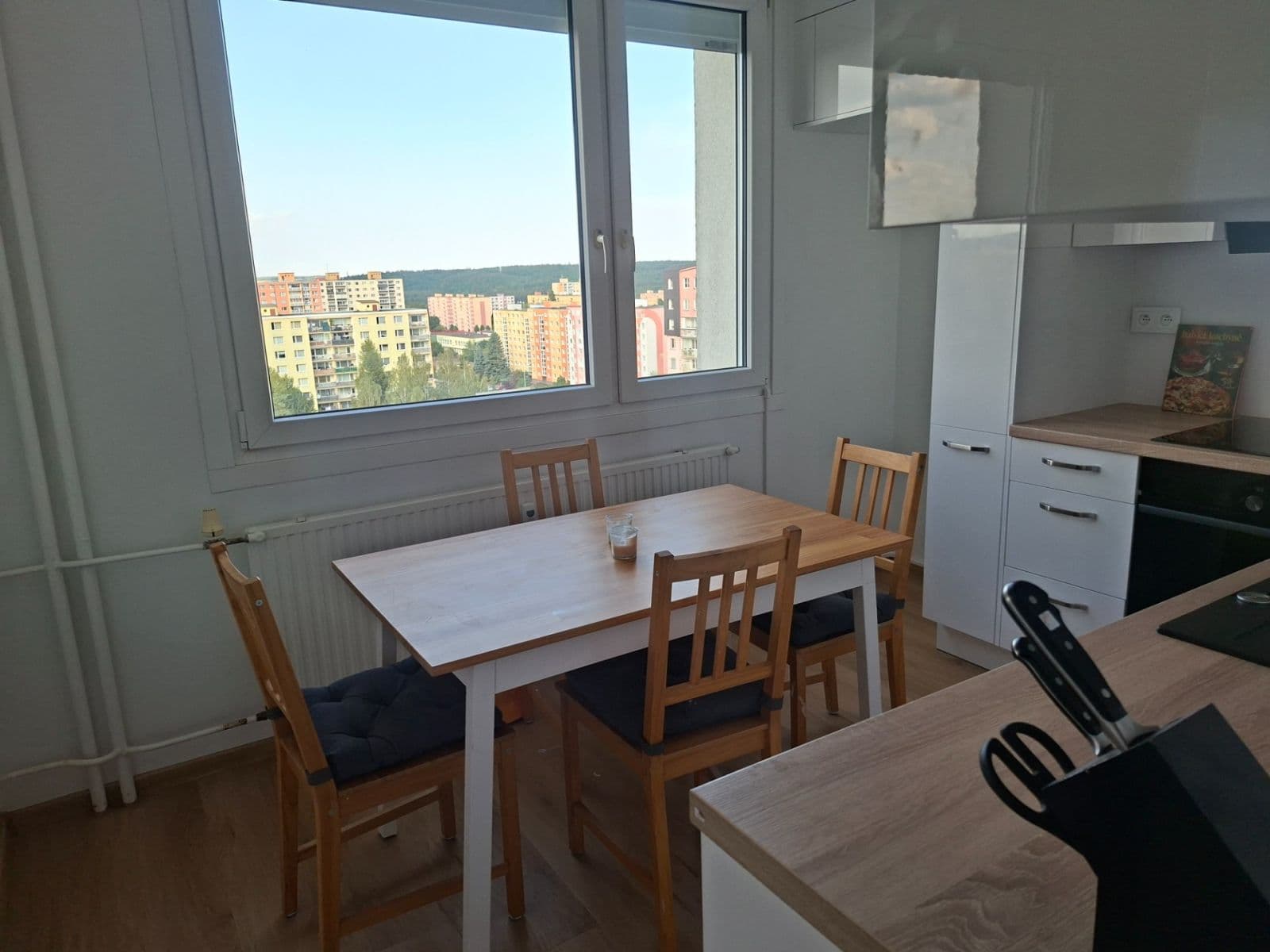 Pronájem bytu 4+1 76 m², Jesenická, Plzeň, Plzeňský kraj Pronájem bytu 4+1 76 m², Jesenická, Plzeň, Plzeňský kraj