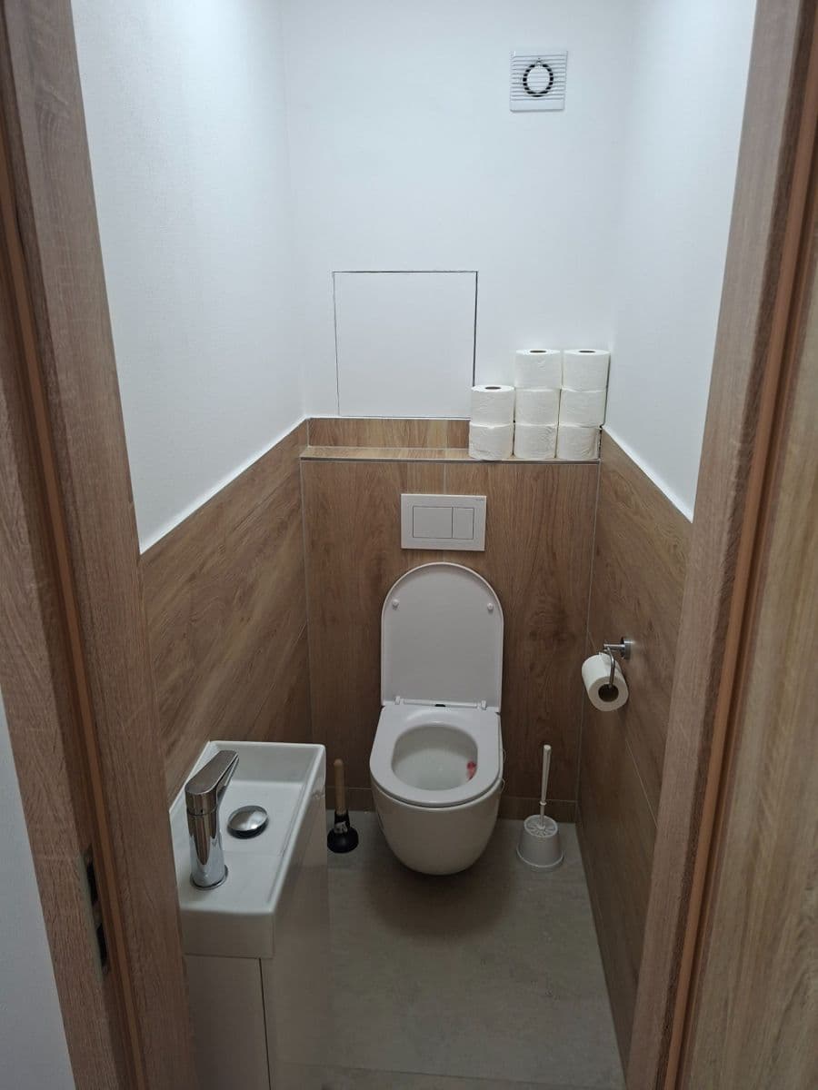 Pronájem bytu 4+1 76 m², Jesenická, Plzeň, Plzeňský kraj Pronájem bytu 4+1 76 m², Jesenická, Plzeň, Plzeňský kraj