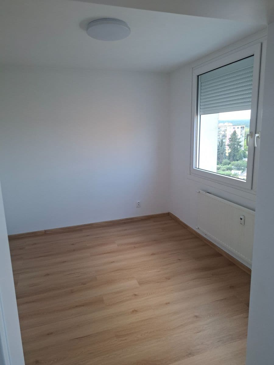 Pronájem bytu 4+1 76 m², Jesenická, Plzeň, Plzeňský kraj Pronájem bytu 4+1 76 m², Jesenická, Plzeň, Plzeňský kraj
