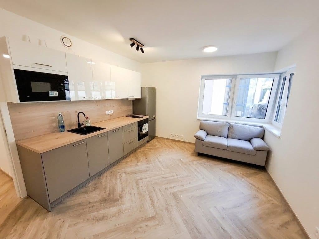 Pronájem bytu 2+kk 41 m², Plzeňská, Praha, Praha Pronájem bytu 2+kk 41 m², Plzeňská, Praha, Praha