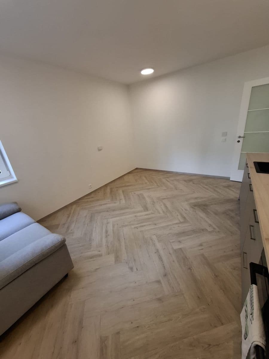 Pronájem bytu 2+kk 41 m², Plzeňská, Praha, Praha Pronájem bytu 2+kk 41 m², Plzeňská, Praha, Praha