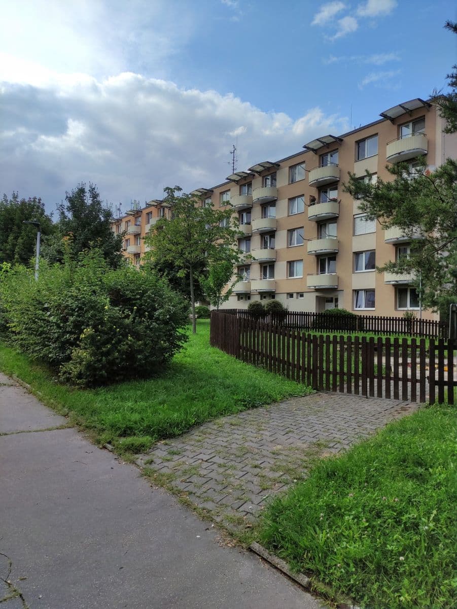 Pronájem bytu 1+1 30 m², Brněnská, Šlapanice, Jihomoravský kraj Pronájem bytu 1+1 30 m², Brněnská, Šlapanice, Jihomoravský kraj
