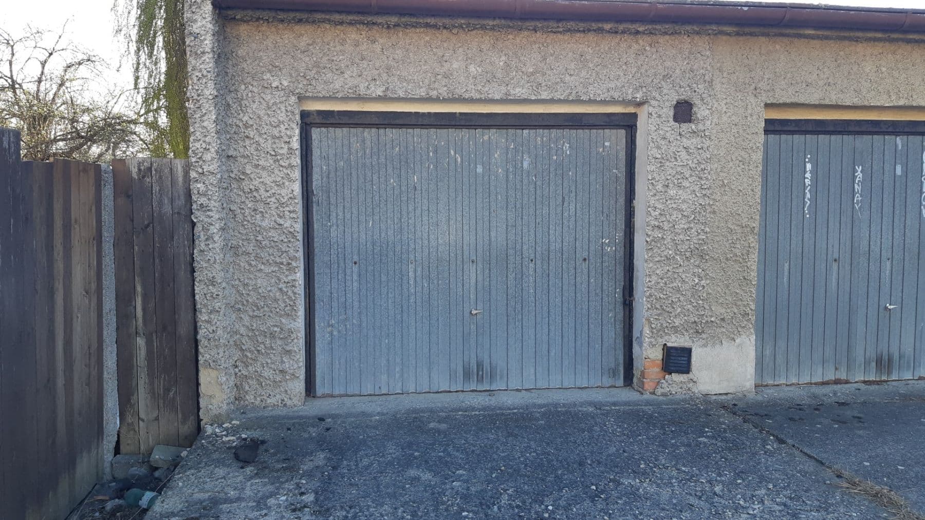 Pronájem garáže 16 m², Buzulucká, Olomouc, Olomoucký kraj Pronájem garáže 16 m², Buzulucká, Olomouc, Olomoucký kraj