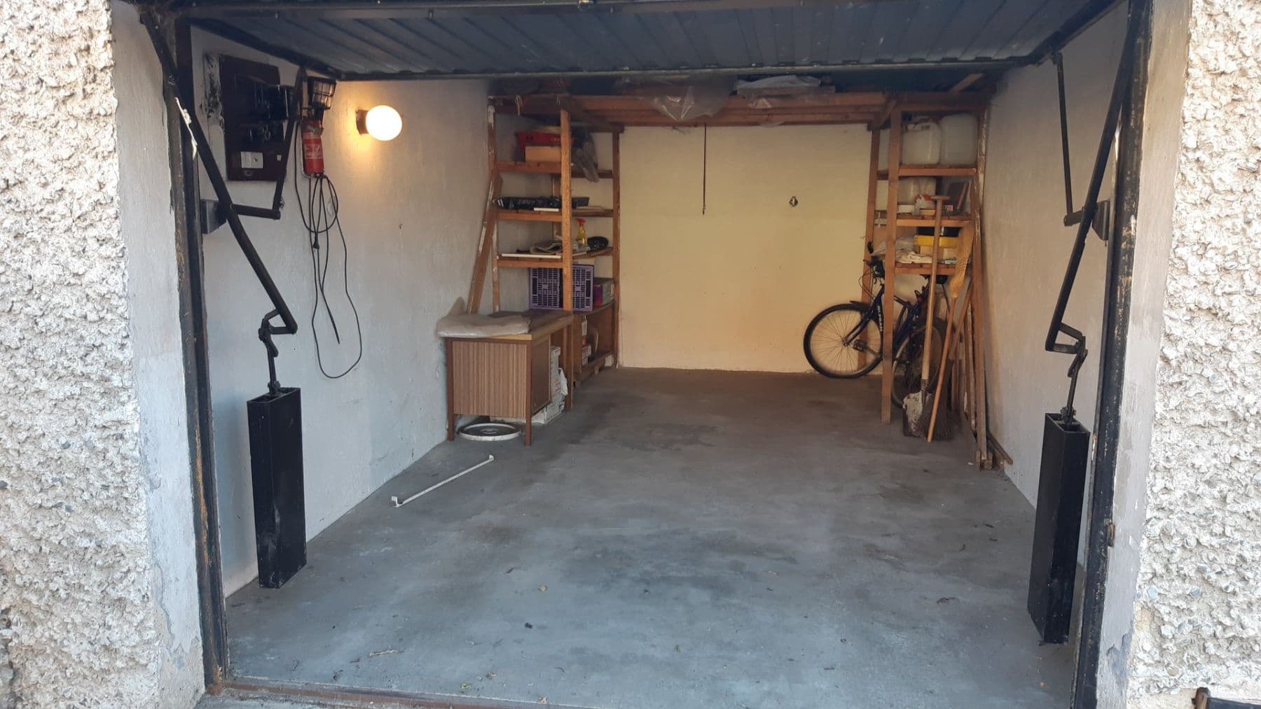 Pronájem garáže 16 m², Buzulucká, Olomouc, Olomoucký kraj Pronájem garáže 16 m², Buzulucká, Olomouc, Olomoucký kraj