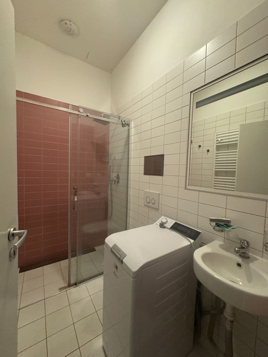 Pronájem bytu 1+kk 22 m², Bořivojova, Praha, Praha Pronájem bytu 1+kk 22 m², Bořivojova, Praha, Praha