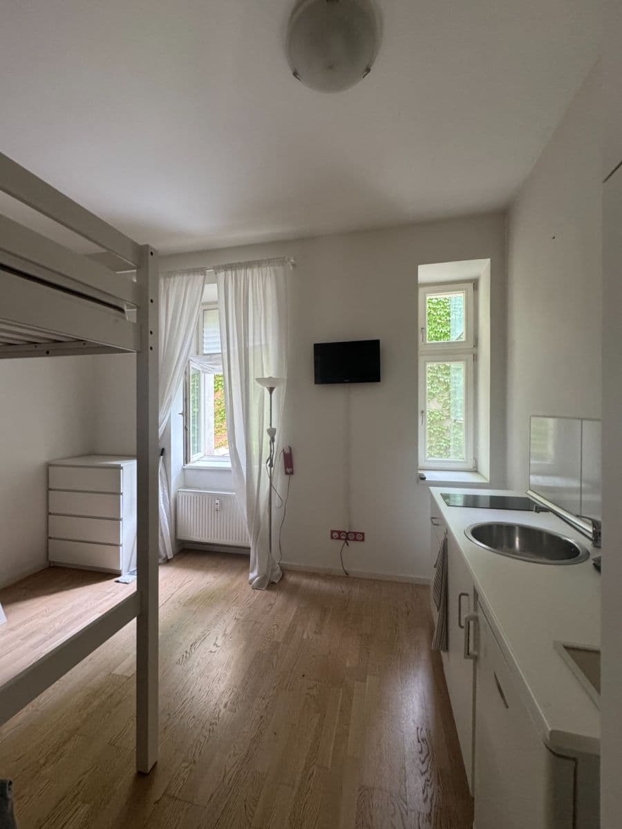 Pronájem bytu 1+kk 22 m², Bořivojova, Praha, Praha Pronájem bytu 1+kk 22 m², Bořivojova, Praha, Praha