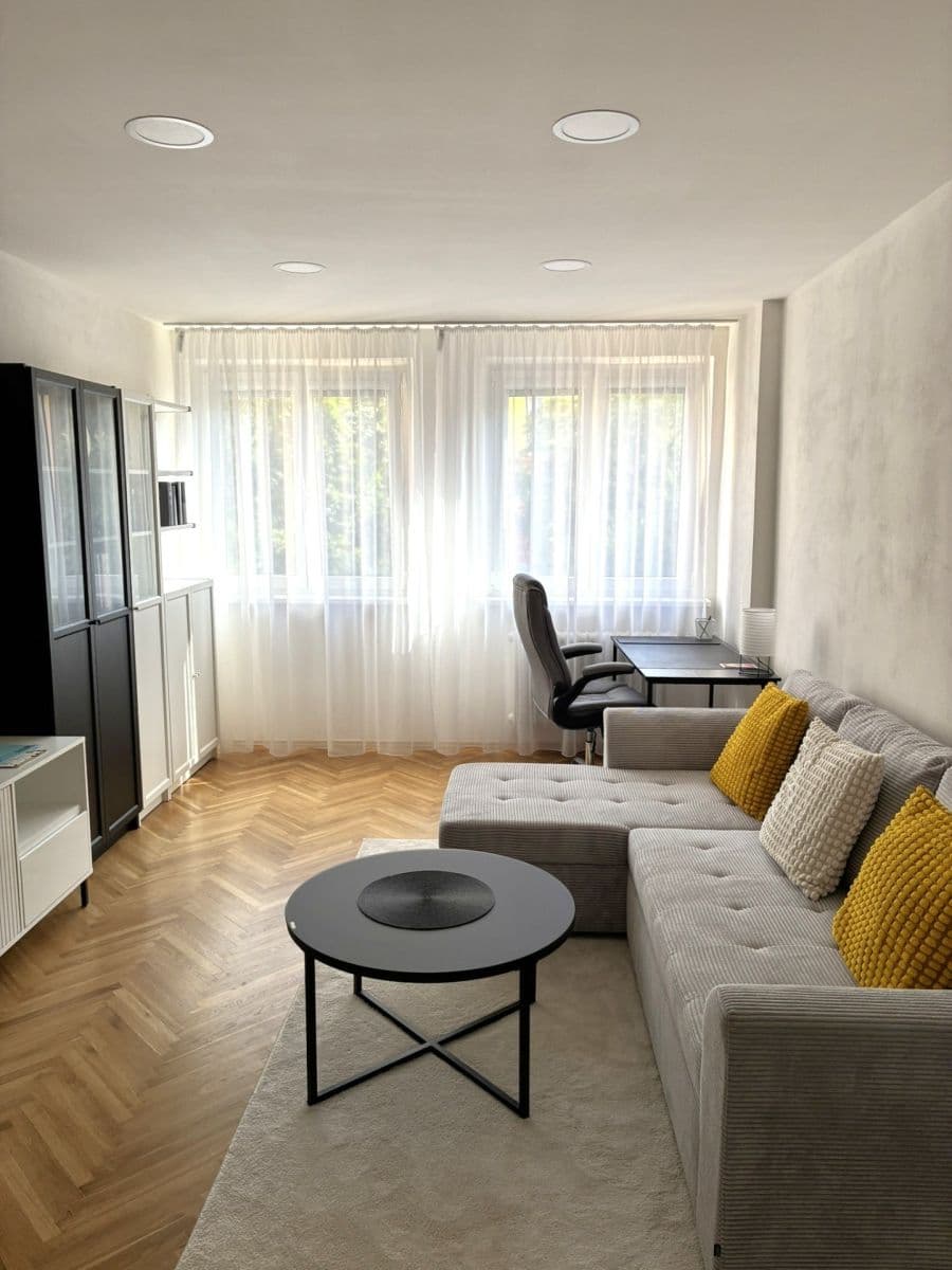 Pronájem bytu 2+1 61 m², Malinová, Praha, Praha Pronájem bytu 2+1 61 m², Malinová, Praha, Praha