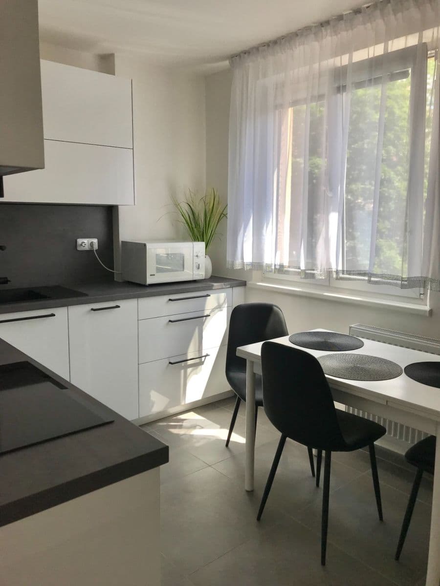 Pronájem bytu 2+1 61 m², Malinová, Praha, Praha Pronájem bytu 2+1 61 m², Malinová, Praha, Praha
