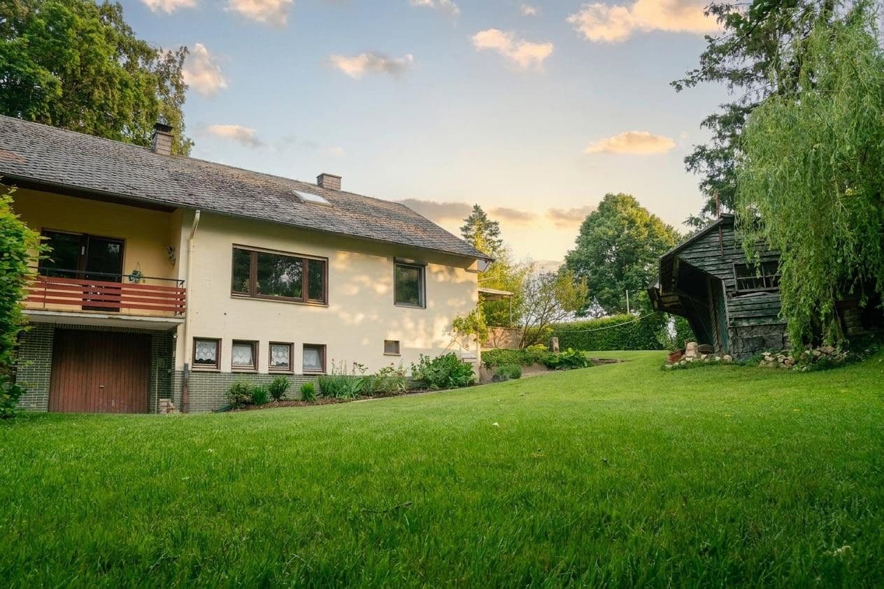 Prodej domu 131 m², pozemek 14.446 m², Rheinböllen, Porýní-Falc Prodej domu 131 m², pozemek 14.446 m², Rheinböllen, Porýní-Falc