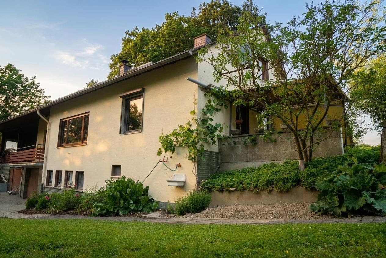 Prodej domu 131 m², pozemek 14.446 m², Rheinböllen, Porýní-Falc Prodej domu 131 m², pozemek 14.446 m², Rheinböllen, Porýní-Falc