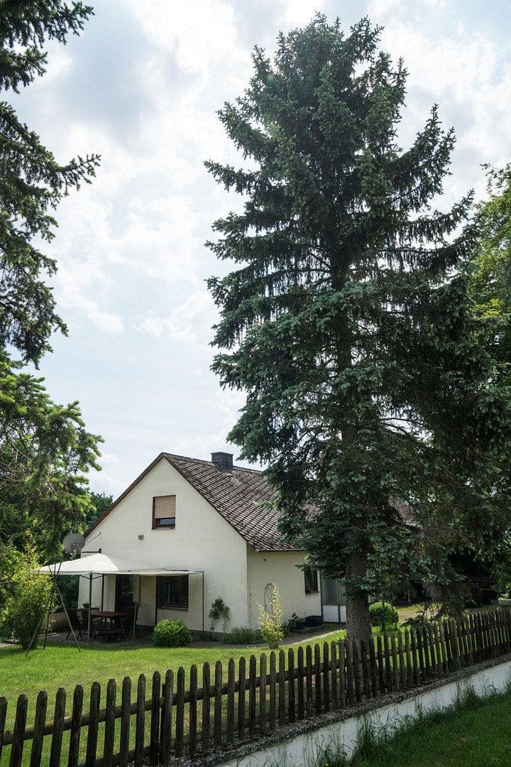 Prodej domu 131 m², pozemek 14.446 m², Rheinböllen, Porýní-Falc Prodej domu 131 m², pozemek 14.446 m², Rheinböllen, Porýní-Falc