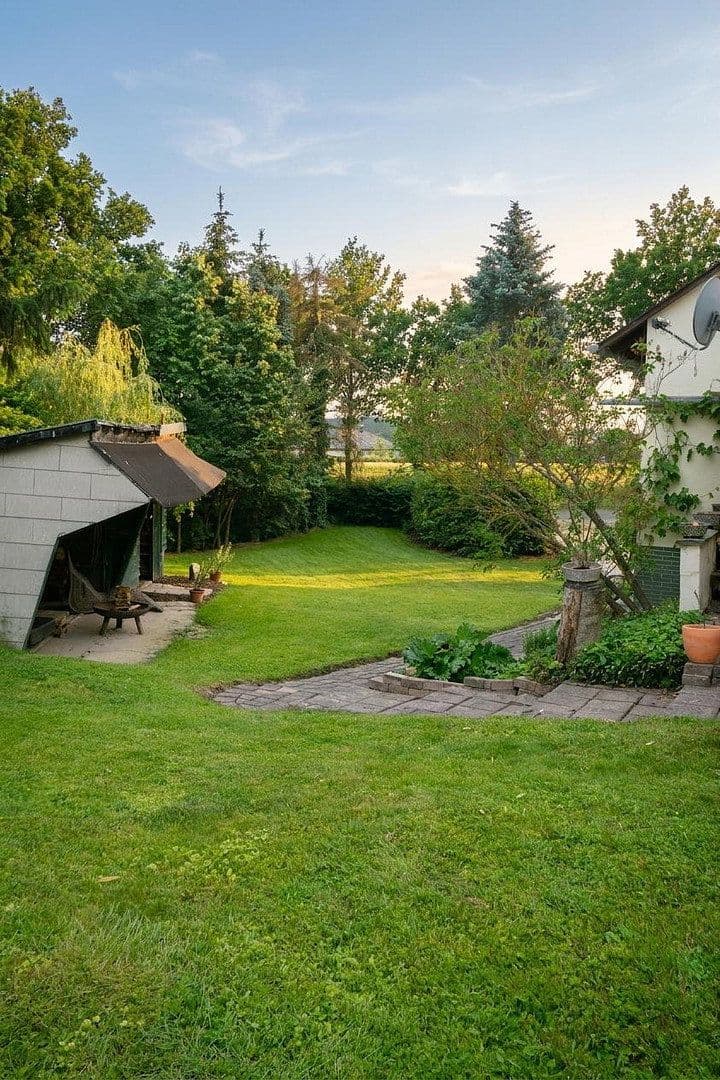 Prodej domu 131 m², pozemek 14.446 m², Rheinböllen, Porýní-Falc Prodej domu 131 m², pozemek 14.446 m², Rheinböllen, Porýní-Falc