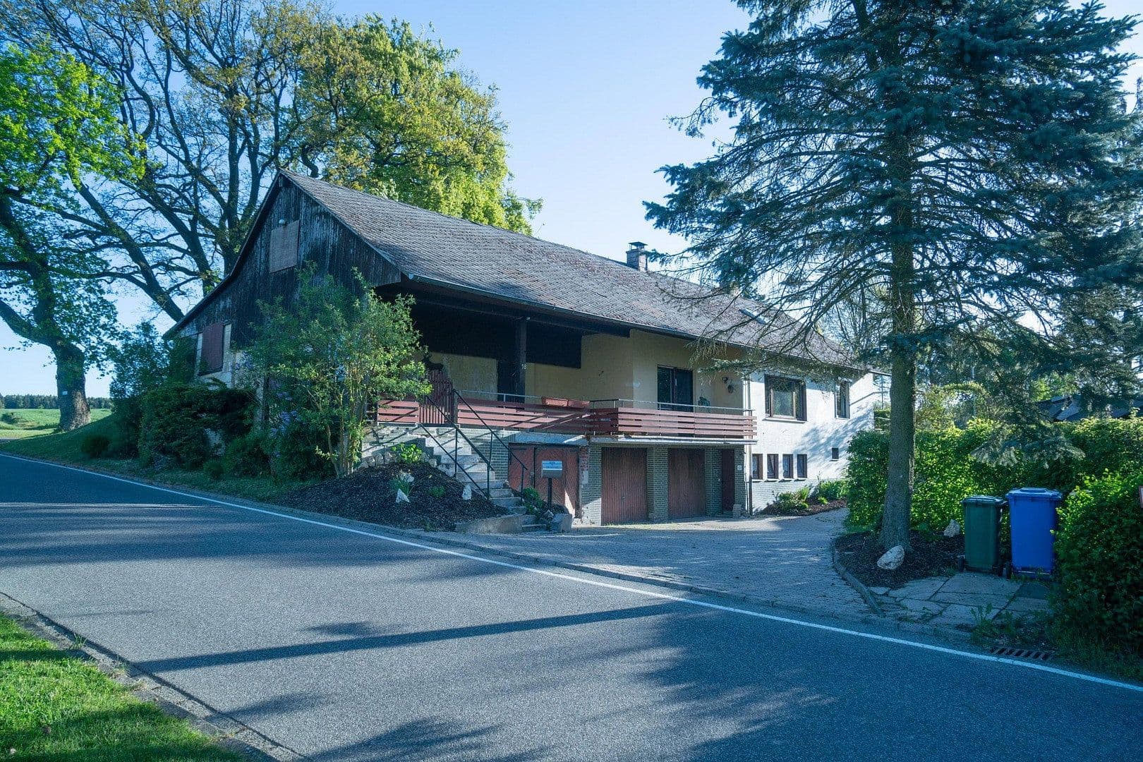 Prodej domu 131 m², pozemek 14.446 m², Rheinböllen, Porýní-Falc Prodej domu 131 m², pozemek 14.446 m², Rheinböllen, Porýní-Falc