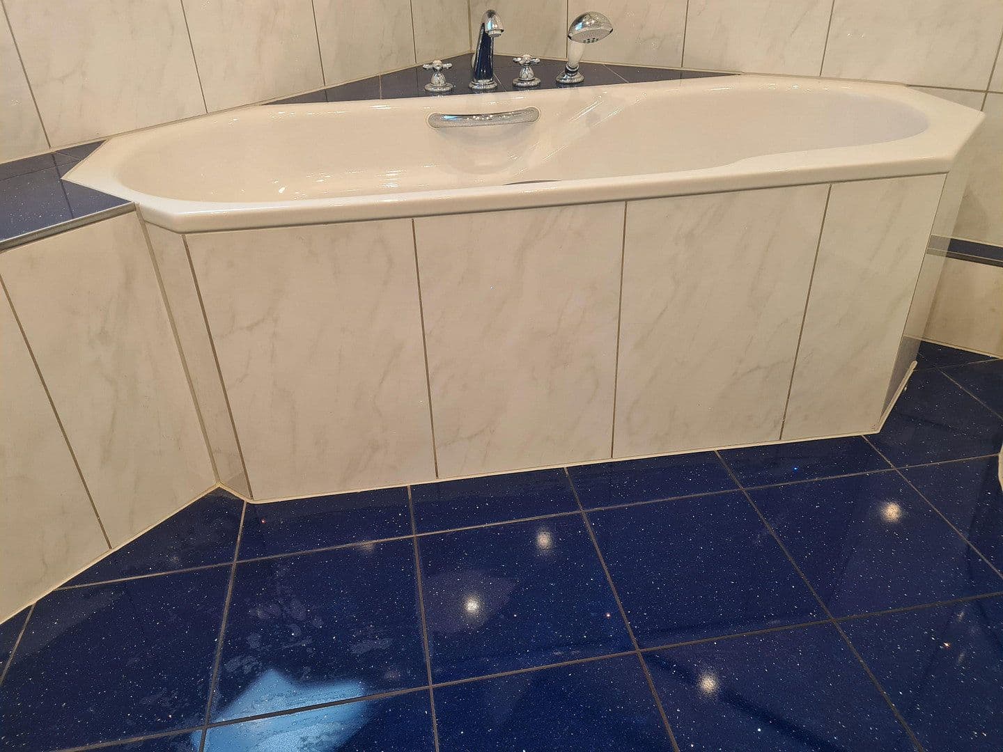Pronájem bytu 4+1 114 m², Fellbach, Bádensko-Württembersko Pronájem bytu 4+1 114 m², Fellbach, Bádensko-Württembersko