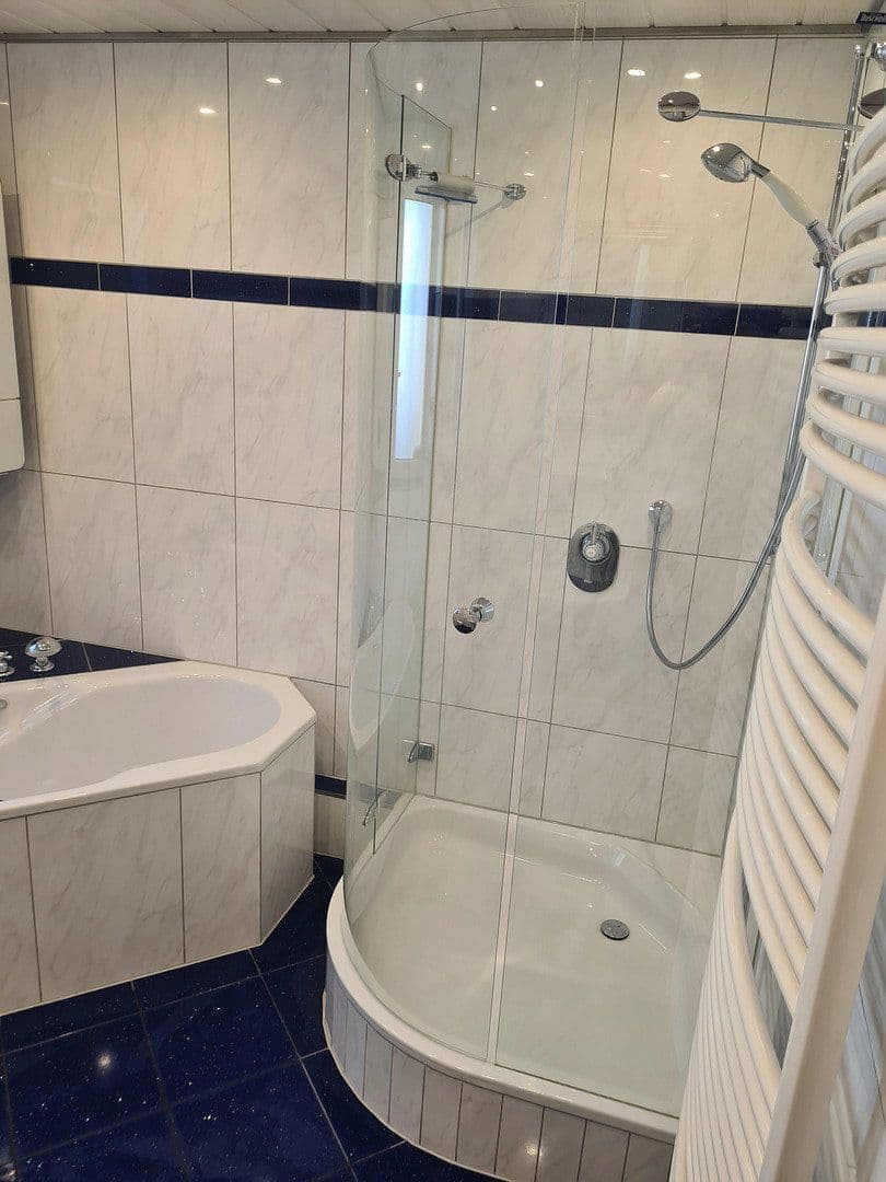 Pronájem bytu 4+1 114 m², Fellbach, Bádensko-Württembersko Pronájem bytu 4+1 114 m², Fellbach, Bádensko-Württembersko