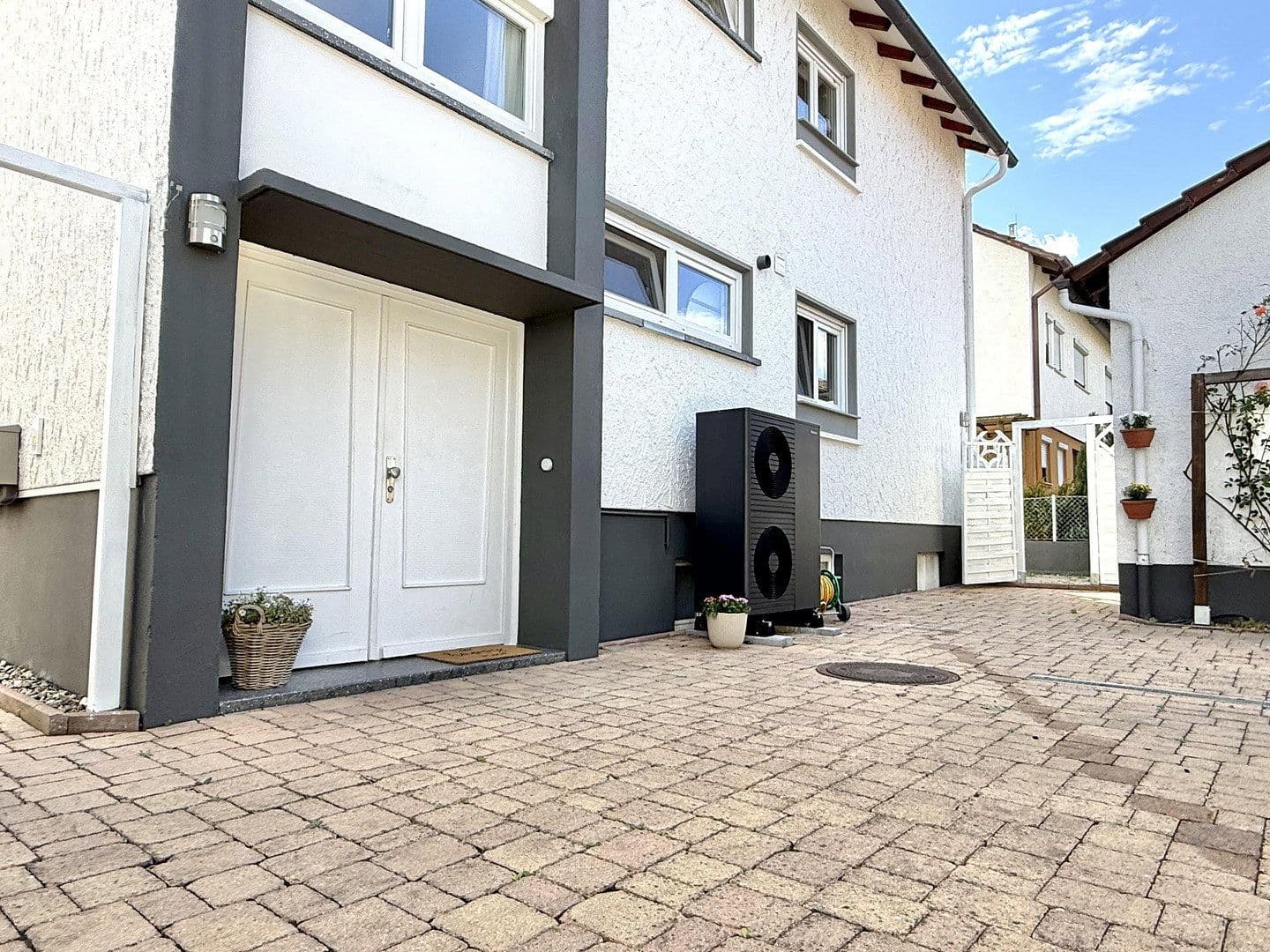 Prodej domu 161 m², pozemek 340 m², Lenauweg 18, Bondorf, Bádensko-Württembersko Prodej domu 161 m², pozemek 340 m², Lenauweg 18, Bondorf, Bádensko-Württembersko