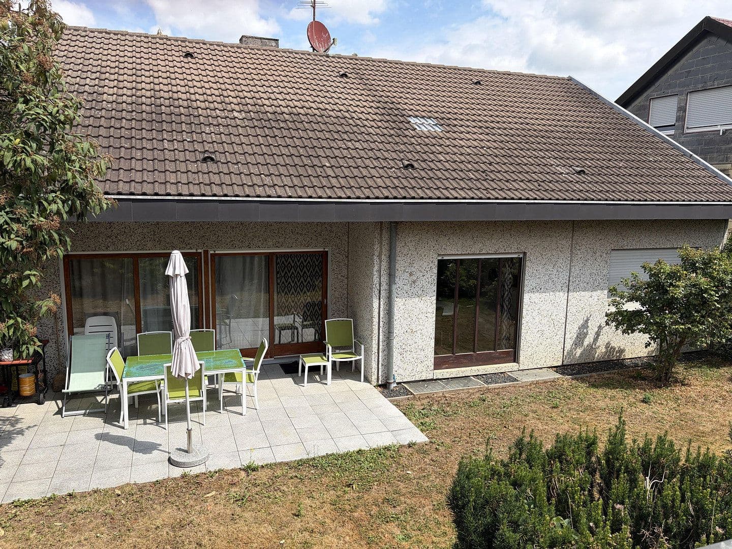 Prodej domu 242 m², pozemek 551 m², Im Seidenbåumle 4, Leutenbach, Bádensko-Württembersko Prodej domu 242 m², pozemek 551 m², Im Seidenbåumle 4, Leutenbach, Bádensko-Württembersko