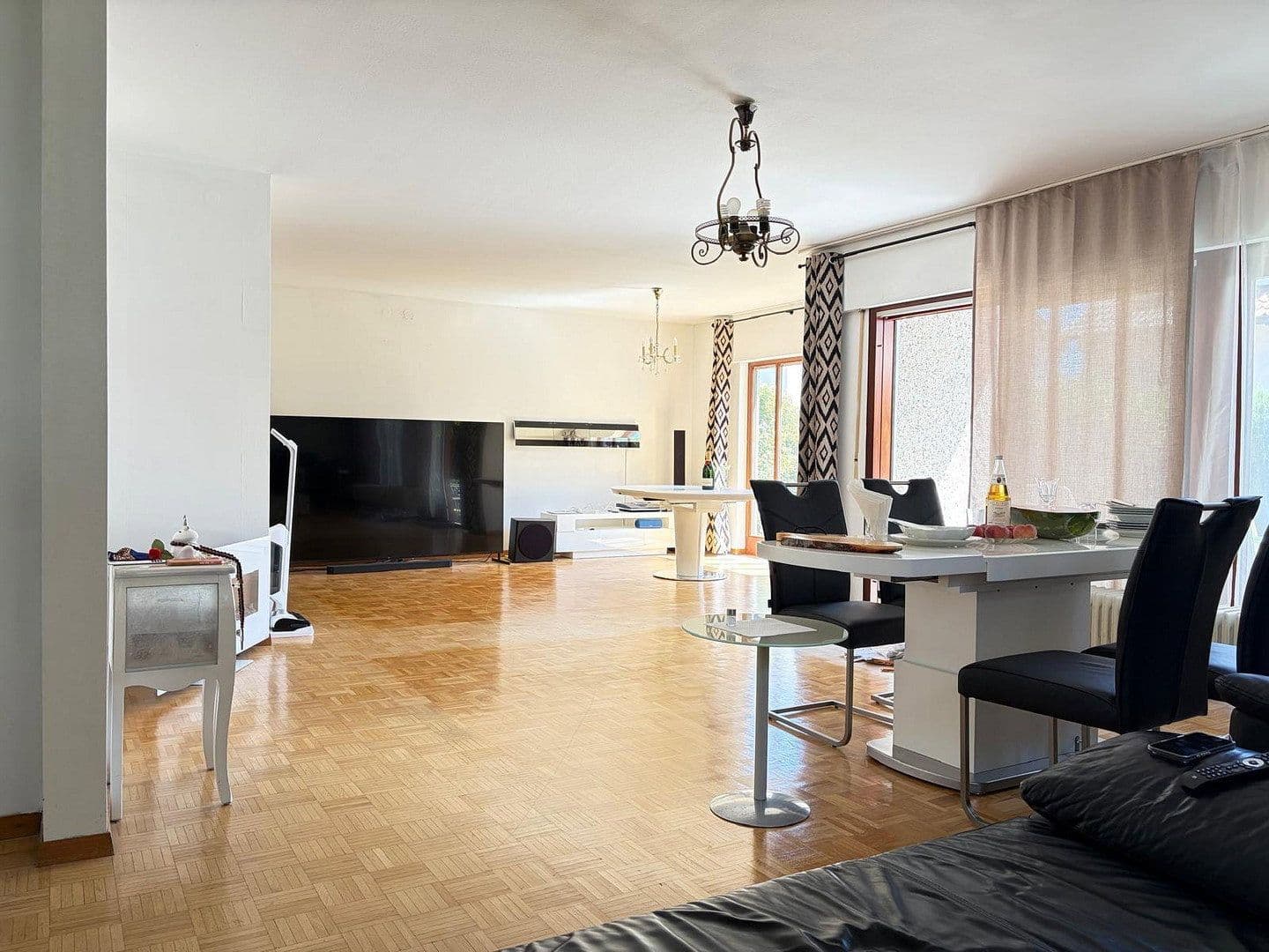 Prodej domu 242 m², pozemek 551 m², Im Seidenbåumle 4, Leutenbach, Bádensko-Württembersko Prodej domu 242 m², pozemek 551 m², Im Seidenbåumle 4, Leutenbach, Bádensko-Württembersko