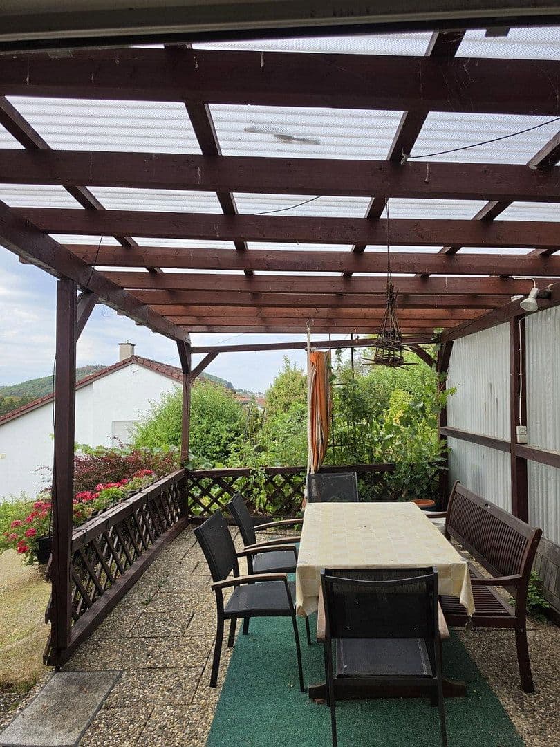 Prodej domu 140 m², pozemek 1.000 m², Dr.-Hermann-Bizer-Str. 22, Albstadt, Bádensko-Württembersko Prodej domu 140 m², pozemek 1.000 m², Dr.-Hermann-Bizer-Str. 22, Albstadt, Bádensko-Württembersko