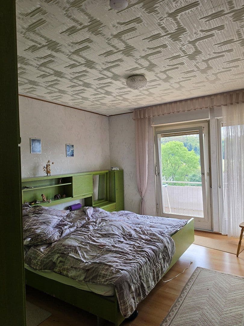 Prodej domu 140 m², pozemek 1.000 m², Dr.-Hermann-Bizer-Str. 22, Albstadt, Bádensko-Württembersko Prodej domu 140 m², pozemek 1.000 m², Dr.-Hermann-Bizer-Str. 22, Albstadt, Bádensko-Württembersko