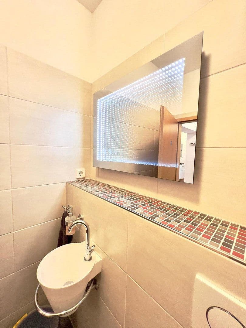Pronájem bytu 4+1 120 m², Thomeéstraße 3, Kassel, Hessen Pronájem bytu 4+1 120 m², Thomeéstraße 3, Kassel, Hessen