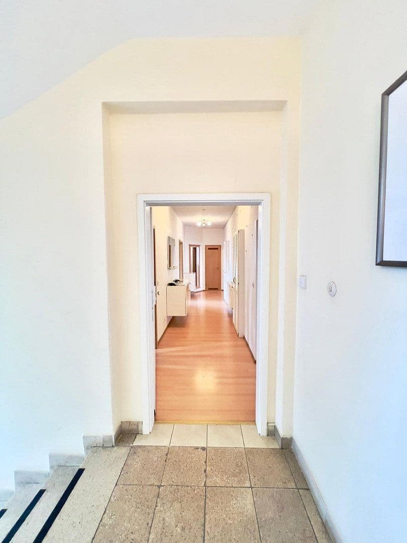 Pronájem bytu 4+1 120 m², Thomeéstraße 3, Kassel, Hessen Pronájem bytu 4+1 120 m², Thomeéstraße 3, Kassel, Hessen