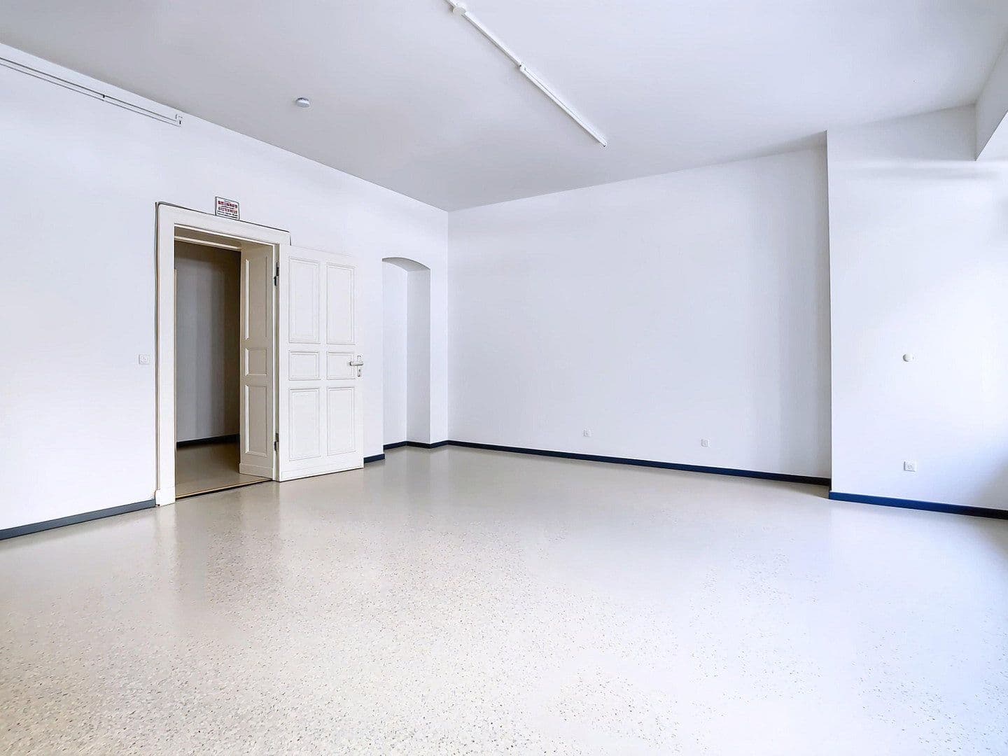 Prodej bytu 4+1 71 m², Rigaer Str. 12, Berlin, Berlín Prodej bytu 4+1 71 m², Rigaer Str. 12, Berlin, Berlín