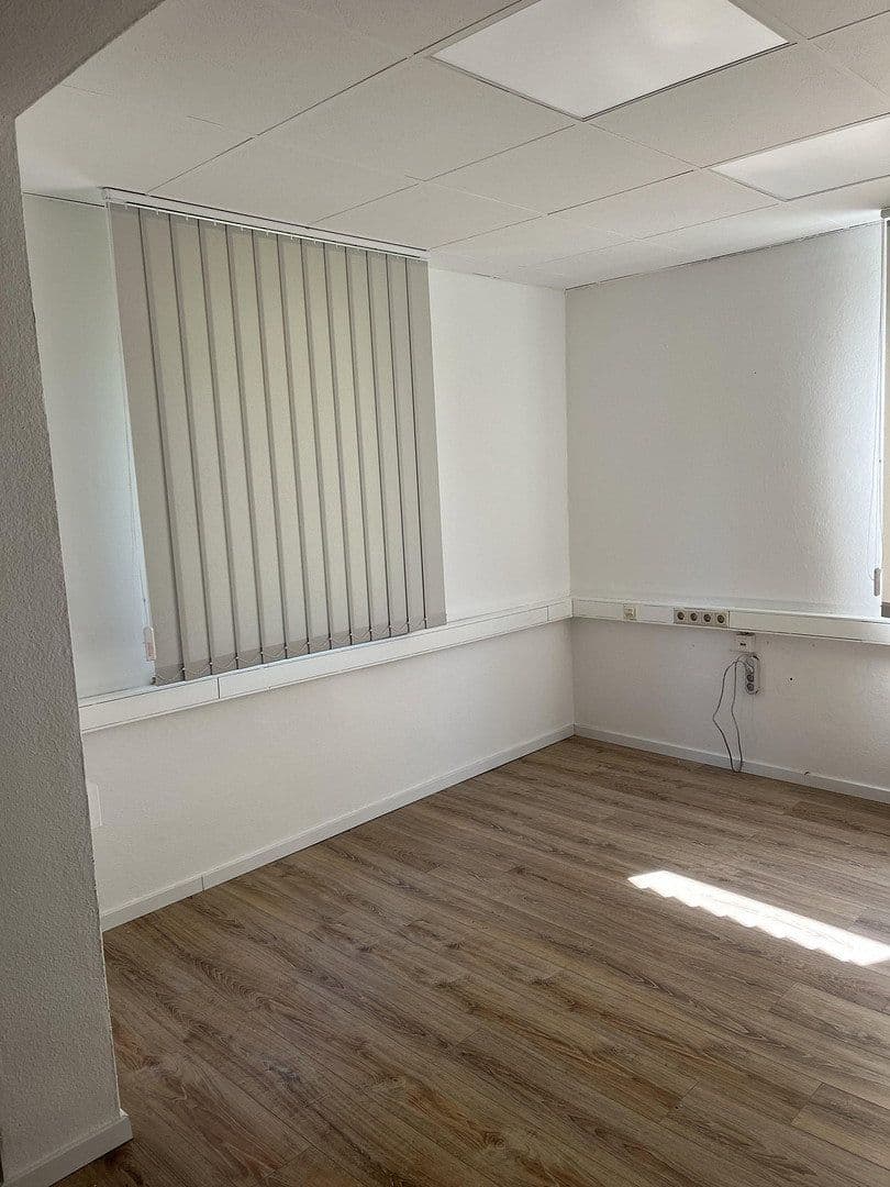 Pronájem kanceláře 60 m², Hagen, Severní Porýní-Vestfálsko Pronájem kanceláře 60 m², Hagen, Severní Porýní-Vestfálsko