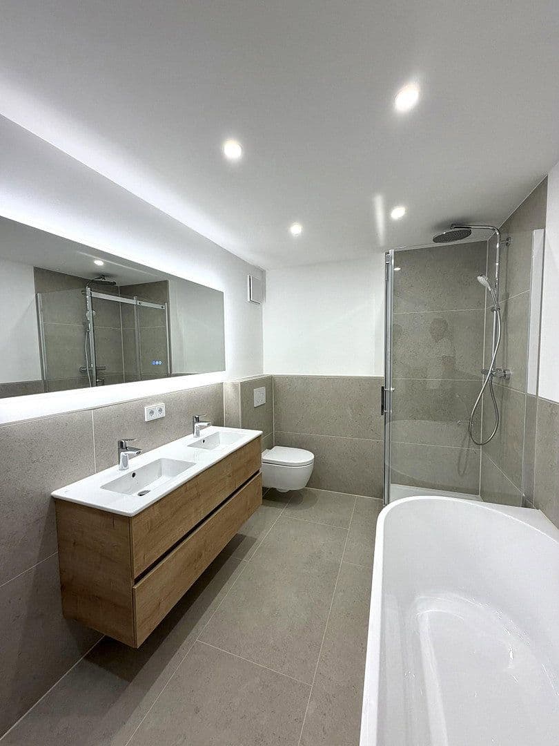 Prodej bytu 3+1 104 m², Tunnelstraße 15, Augsburg, Bavorsko Prodej bytu 3+1 104 m², Tunnelstraße 15, Augsburg, Bavorsko