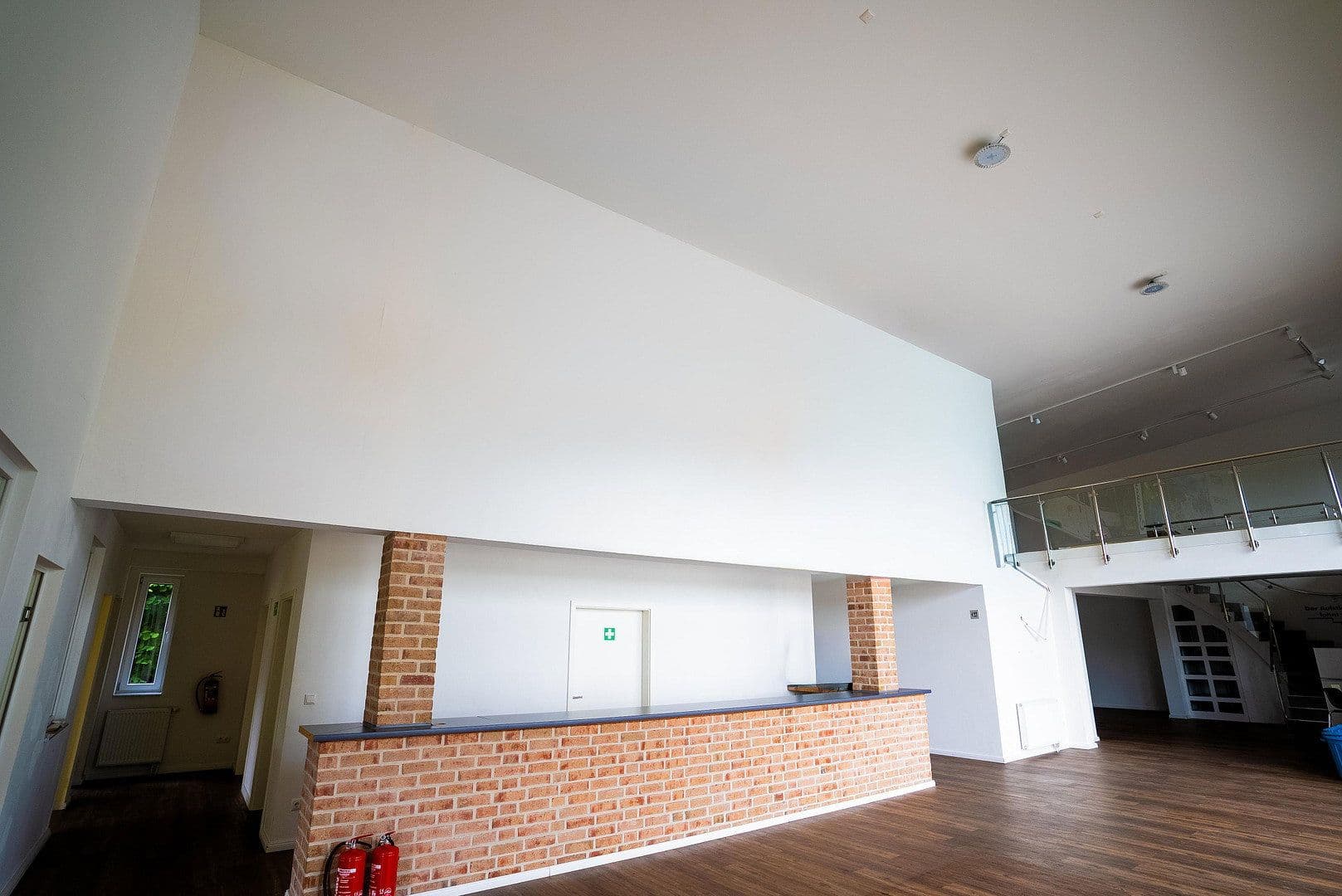 Pronájem kanceláře 302 m², Haverkamp 8+12, Selent, Šlesvicko-Holštýnsko Pronájem kanceláře 302 m², Haverkamp 8+12, Selent, Šlesvicko-Holštýnsko