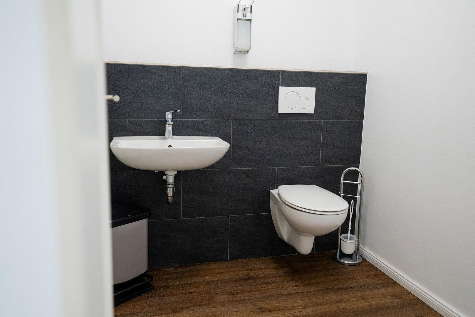 Pronájem kanceláře 302 m², Haverkamp 8+12, Selent, Šlesvicko-Holštýnsko Pronájem kanceláře 302 m², Haverkamp 8+12, Selent, Šlesvicko-Holštýnsko