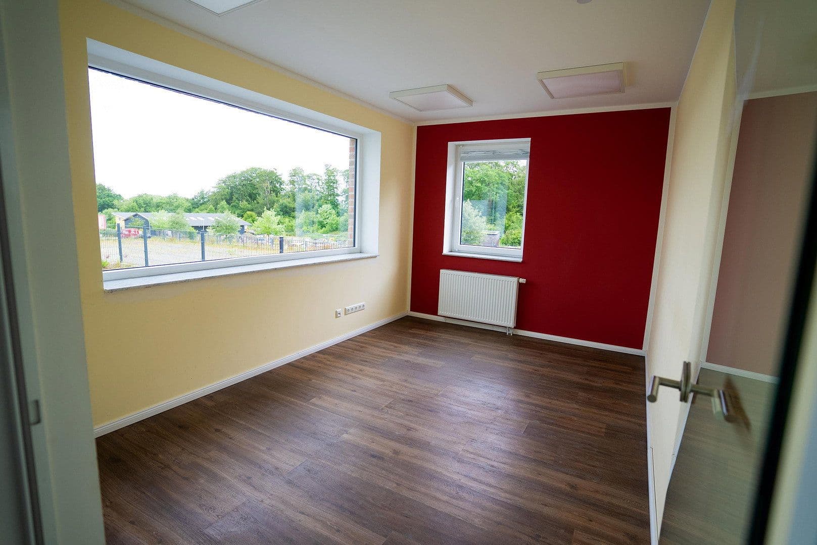 Pronájem kanceláře 302 m², Haverkamp 8+12, Selent, Šlesvicko-Holštýnsko Pronájem kanceláře 302 m², Haverkamp 8+12, Selent, Šlesvicko-Holštýnsko