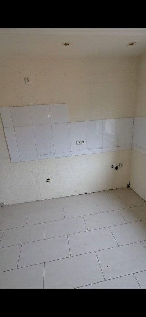 Pronájem bytu 2+1 61 m², Karolingerstr. 7, Duisburg, Severní Porýní-Vestfálsko Pronájem bytu 2+1 61 m², Karolingerstr. 7, Duisburg, Severní Porýní-Vestfálsko