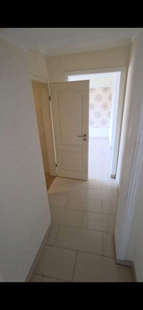 Pronájem bytu 2+1 61 m², Karolingerstr. 7, Duisburg, Severní Porýní-Vestfálsko Pronájem bytu 2+1 61 m², Karolingerstr. 7, Duisburg, Severní Porýní-Vestfálsko