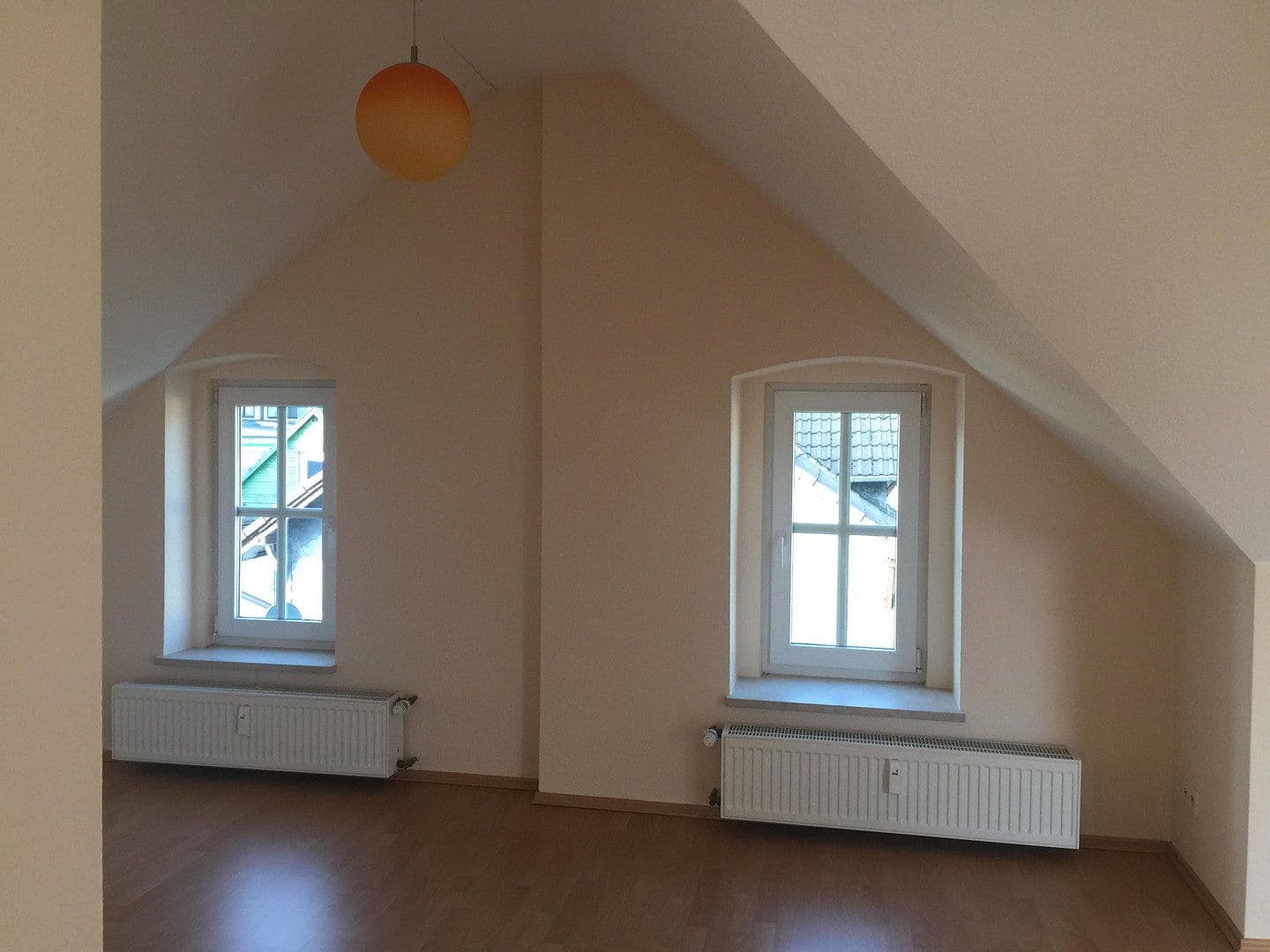 Pronájem bytu 2+1 95 m², Grünestraße 28, Wermelskirchen, Severní Porýní-Vestfálsko Pronájem bytu 2+1 95 m², Grünestraße 28, Wermelskirchen, Severní Porýní-Vestfálsko
