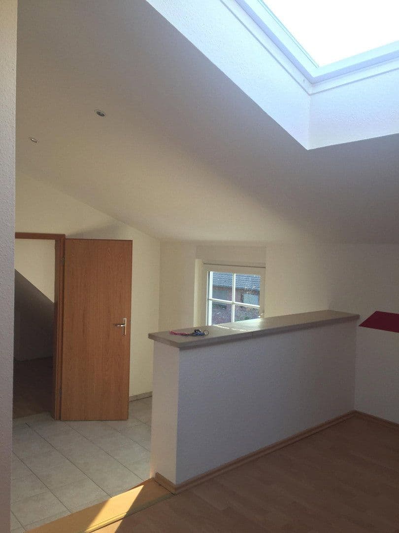 Pronájem bytu 2+1 95 m², Grünestraße 28, Wermelskirchen, Severní Porýní-Vestfálsko Pronájem bytu 2+1 95 m², Grünestraße 28, Wermelskirchen, Severní Porýní-Vestfálsko