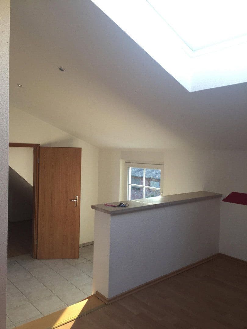 Pronájem bytu 2+1 95 m², Grünestraße 28, Wermelskirchen, Severní Porýní-Vestfálsko Pronájem bytu 2+1 95 m², Grünestraße 28, Wermelskirchen, Severní Porýní-Vestfálsko