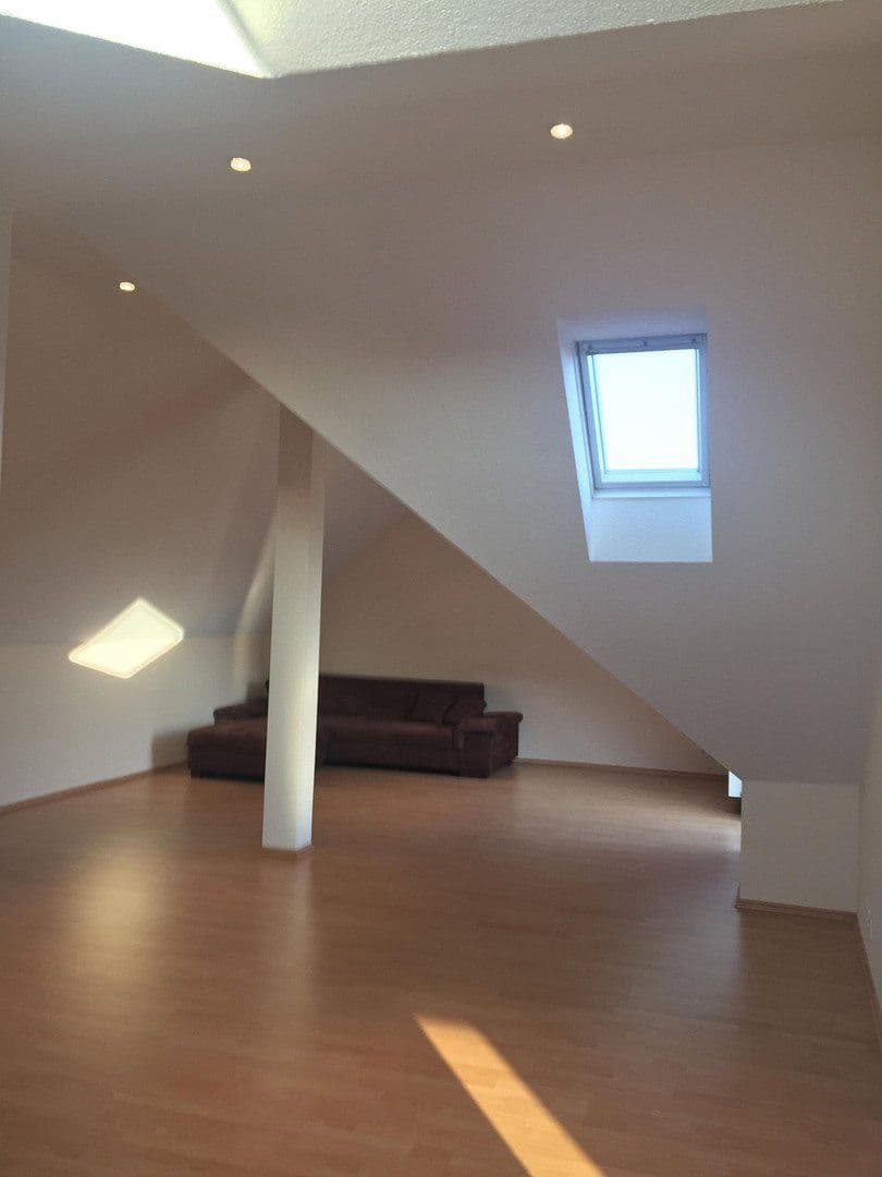 Pronájem bytu 2+1 95 m², Grünestraße 28, Wermelskirchen, Severní Porýní-Vestfálsko Pronájem bytu 2+1 95 m², Grünestraße 28, Wermelskirchen, Severní Porýní-Vestfálsko