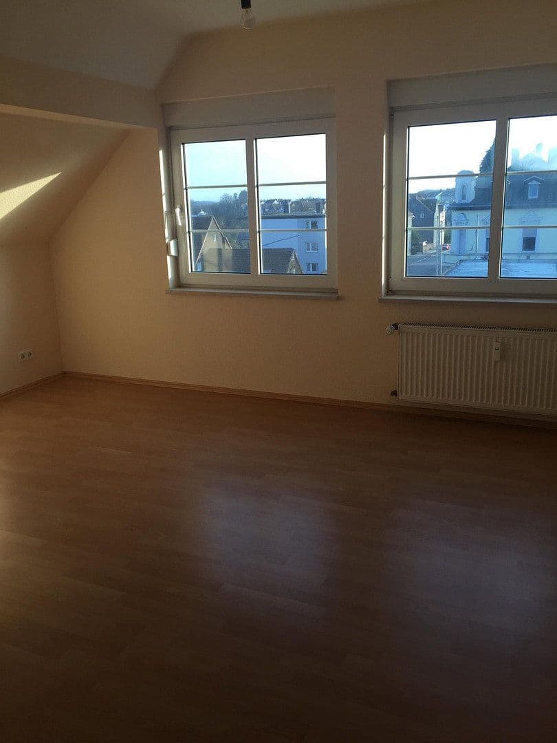 Pronájem bytu 2+1 95 m², Grünestraße 28, Wermelskirchen, Severní Porýní-Vestfálsko Pronájem bytu 2+1 95 m², Grünestraße 28, Wermelskirchen, Severní Porýní-Vestfálsko