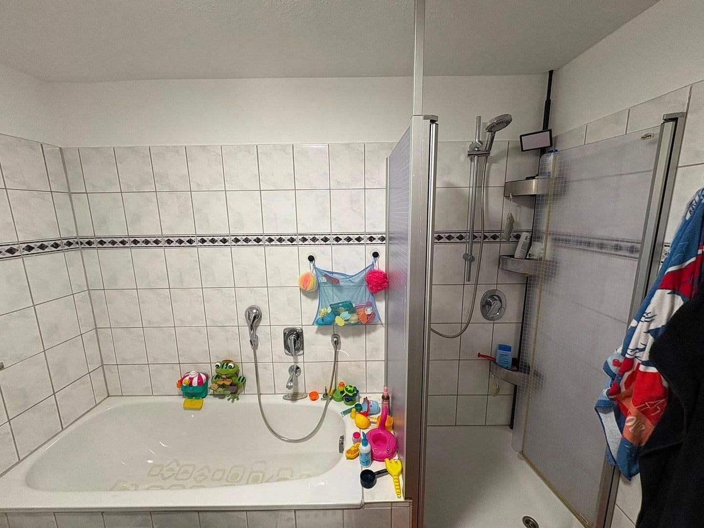Pronájem bytu 3+1 120 m², Lampertstraße 4, Nürtingen, Bádensko-Württembersko Pronájem bytu 3+1 120 m², Lampertstraße 4, Nürtingen, Bádensko-Württembersko