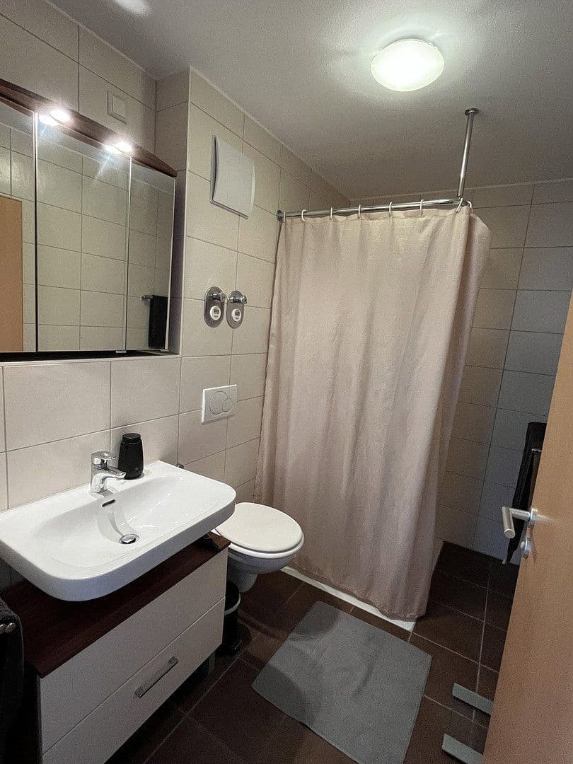 Pronájem bytu 2+1 63 m², Kreuzkirchstraße 7, Nürtingen, Bádensko-Württembersko Pronájem bytu 2+1 63 m², Kreuzkirchstraße 7, Nürtingen, Bádensko-Württembersko