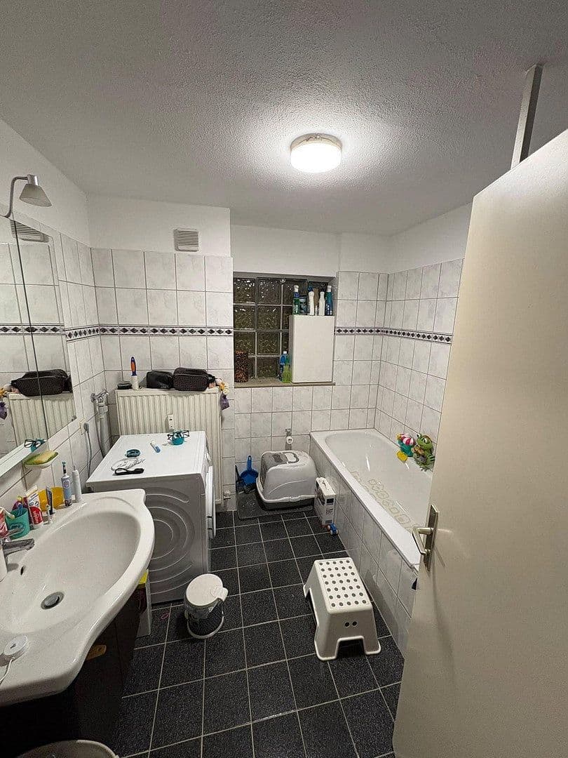 Pronájem bytu 3+1 120 m², Lampertstraße 4, Nürtingen, Bádensko-Württembersko Pronájem bytu 3+1 120 m², Lampertstraße 4, Nürtingen, Bádensko-Württembersko