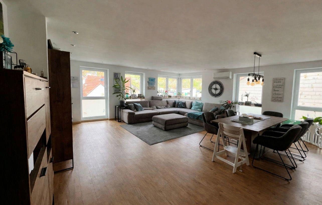 Prodej domu 254 m², pozemek 345 m², Neuer Weg 15, Eberbach, Bádensko-Württembersko Prodej domu 254 m², pozemek 345 m², Neuer Weg 15, Eberbach, Bádensko-Württembersko