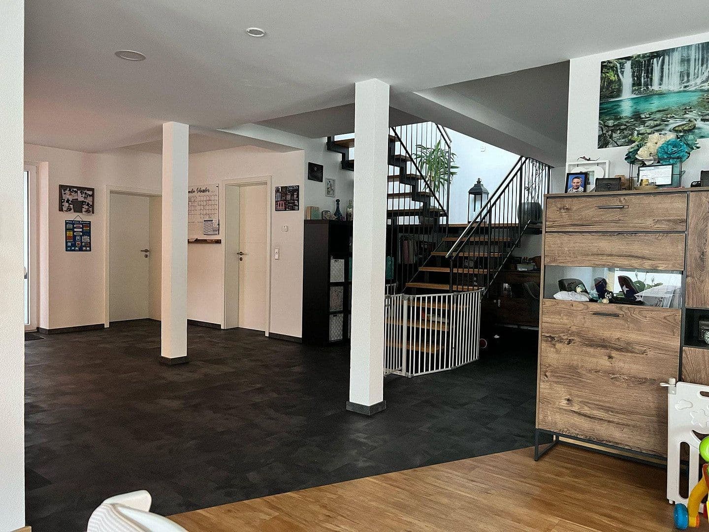Prodej domu 254 m², pozemek 345 m², Neuer Weg 15, Eberbach, Bádensko-Württembersko Prodej domu 254 m², pozemek 345 m², Neuer Weg 15, Eberbach, Bádensko-Württembersko