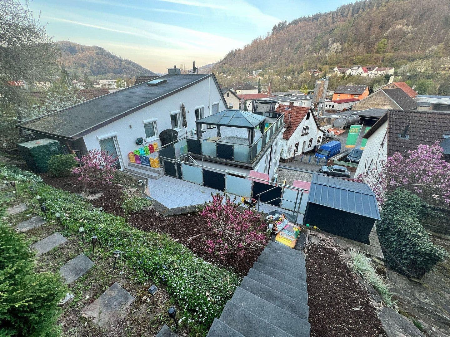 Prodej domu 254 m², pozemek 345 m², Neuer Weg 15, Eberbach, Bádensko-Württembersko Prodej domu 254 m², pozemek 345 m², Neuer Weg 15, Eberbach, Bádensko-Württembersko